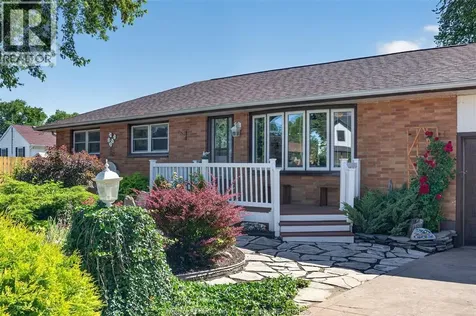 1804 St. Anne Street Tecumseh ON N8N 1V4