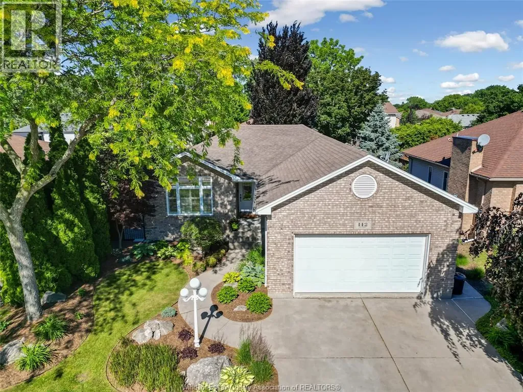 112 Fay Court Lakeshore ON N8L 0K9