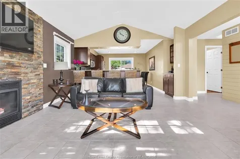 112 Fay Court Lakeshore ON N8L 0K9