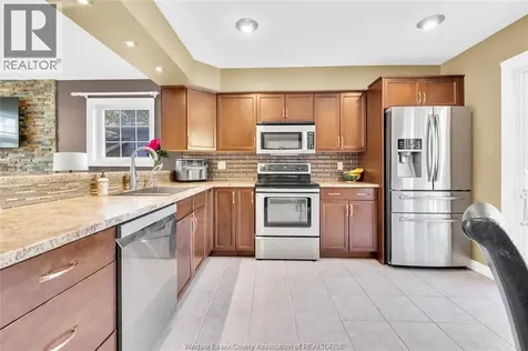 112 Fay Court Lakeshore ON N8L 0K9