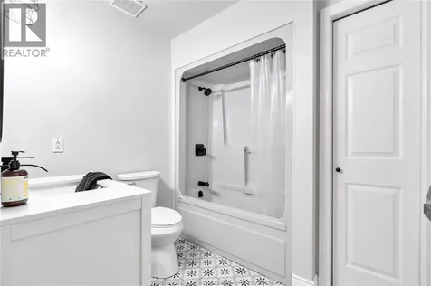 112 Fay Court Lakeshore ON N8L 0K9