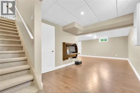 112 Fay Court Lakeshore ON N8L 0K9