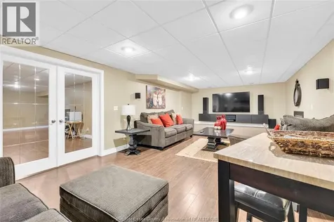112 Fay Court Lakeshore ON N8L 0K9