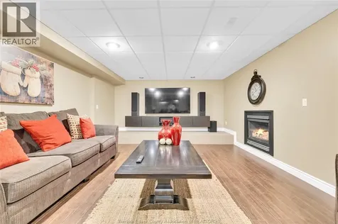 112 Fay Court Lakeshore ON N8L 0K9