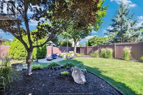112 Fay Court Lakeshore ON N8L 0K9