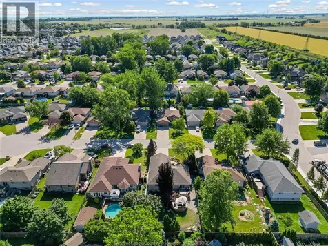 112 Fay Court Lakeshore ON N8L 0K9