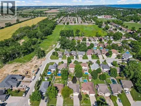 112 Fay Court Lakeshore ON N8L 0K9