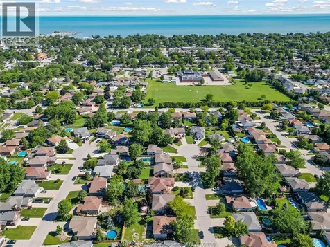 112 Fay Court Lakeshore ON N8L 0K9