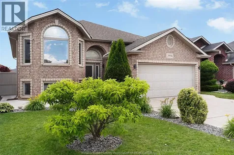 3998 Cosenza Street Windsor ON N9G 0A5