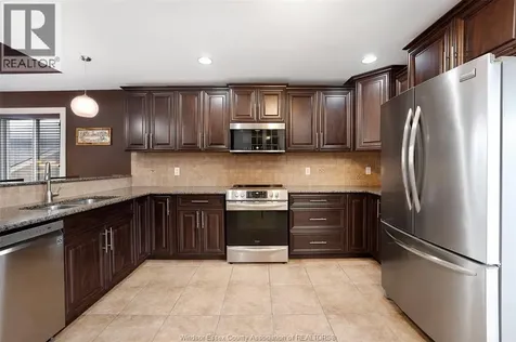3998 Cosenza Street Windsor ON N9G 0A5