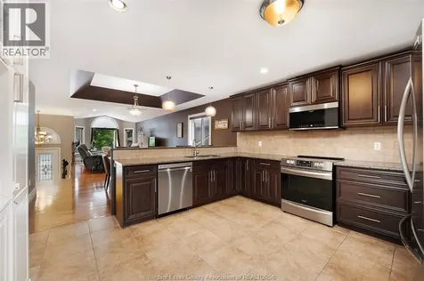 3998 Cosenza Street Windsor ON N9G 0A5