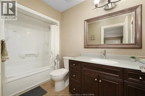3998 Cosenza Street Windsor ON N9G 0A5