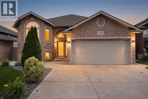 3998 Cosenza Street Windsor ON N9G 0A5