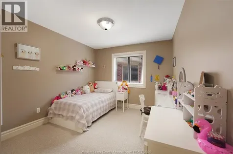 3998 Cosenza Street Windsor ON N9G 0A5