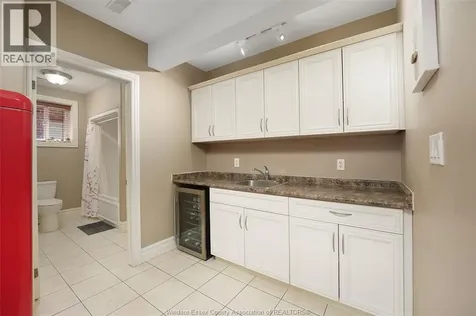 3998 Cosenza Street Windsor ON N9G 0A5