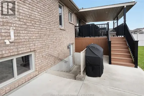 3998 Cosenza Street Windsor ON N9G 0A5