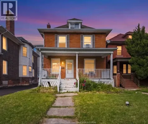 542 Victoria Avenue Windsor ON N9A 3M8