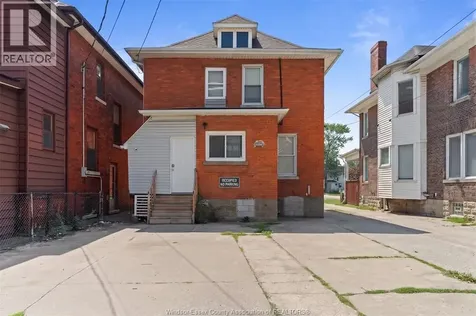542 Victoria Avenue Windsor ON N9A 3M8