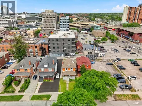 542 Victoria Avenue Windsor ON N9A 3M8
