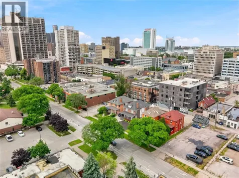 542 Victoria Avenue Windsor ON N9A 3M8