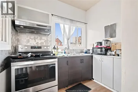 542 Victoria Avenue Windsor ON N9A 3M8