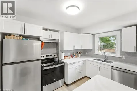 133 Kingslea Drive Hamilton ON L8T 4A7