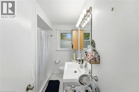 133 Kingslea Drive Hamilton ON L8T 4A7