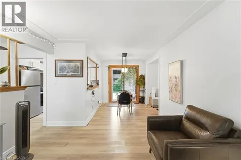 133 Kingslea Drive Hamilton ON L8T 4A7
