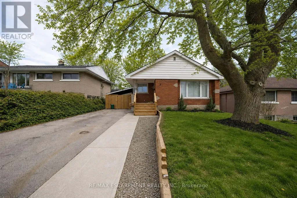 76 Glenview Avenue Cambridge ON N1R 2W2
