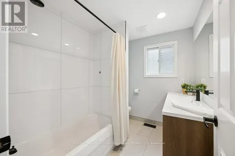 530 Penny Lane Waterloo ON N2T 2L2