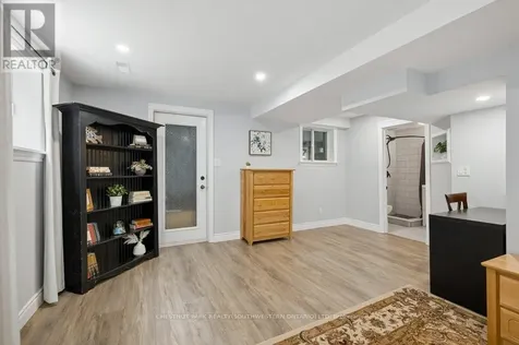 530 Penny Lane Waterloo ON N2T 2L2
