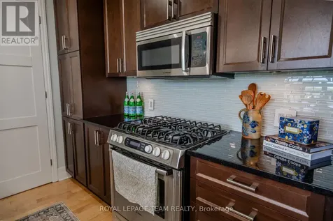327 Breezehill Avenue South Ottawa ON K1Y 1R6