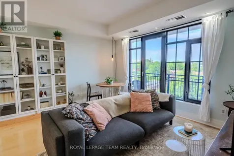 327 Breezehill Avenue South Ottawa ON K1Y 1R6