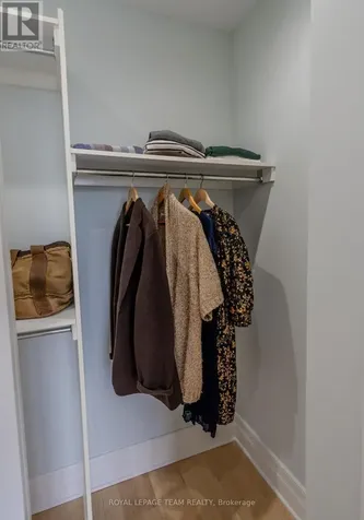327 Breezehill Avenue South Ottawa ON K1Y 1R6