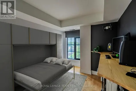 327 Breezehill Avenue South Ottawa ON K1Y 1R6
