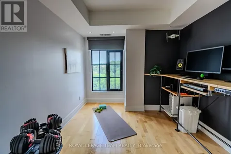 327 Breezehill Avenue South Ottawa ON K1Y 1R6