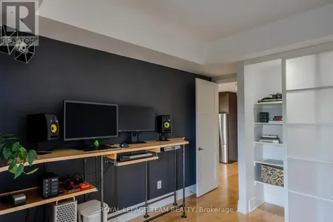 327 Breezehill Avenue South Ottawa ON K1Y 1R6
