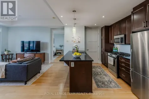 327 Breezehill Avenue South Ottawa ON K1Y 1R6