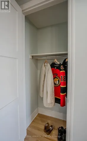 327 Breezehill Avenue South Ottawa ON K1Y 1R6