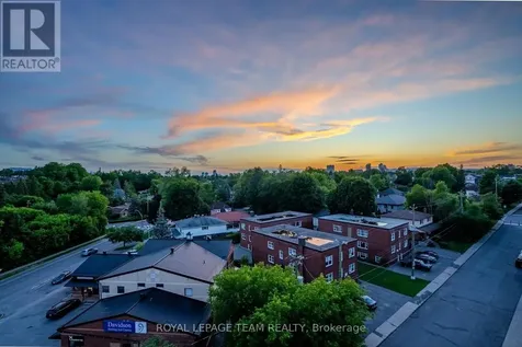 327 Breezehill Avenue South Ottawa ON K1Y 1R6