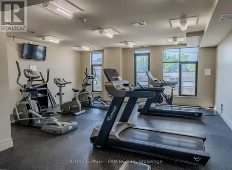 327 Breezehill Avenue South Ottawa ON K1Y 1R6