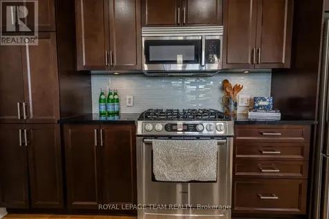 327 Breezehill Avenue South Ottawa ON K1Y 1R6