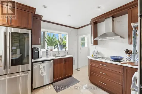 748 Weston Drive Ottawa ON K1G 1W2