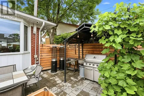 748 Weston Drive Ottawa ON K1G 1W2
