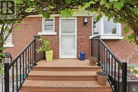 748 Weston Drive Ottawa ON K1G 1W2