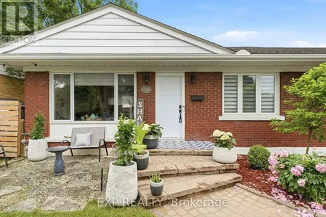 748 Weston Drive Ottawa ON K1G 1W2
