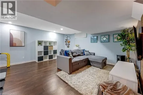 925 Copper Leaf Crescent Kitchener ON N2E 3W1