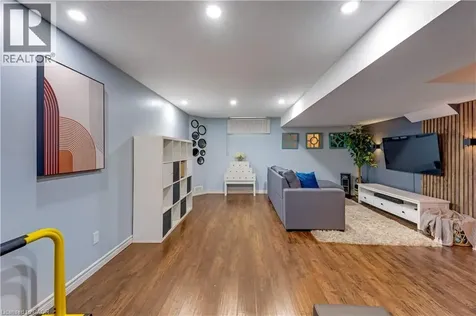 925 Copper Leaf Crescent Kitchener ON N2E 3W1