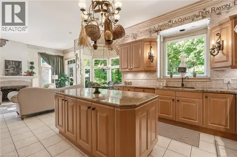 1111 Crofton Way Burlington ON L7P 4X1