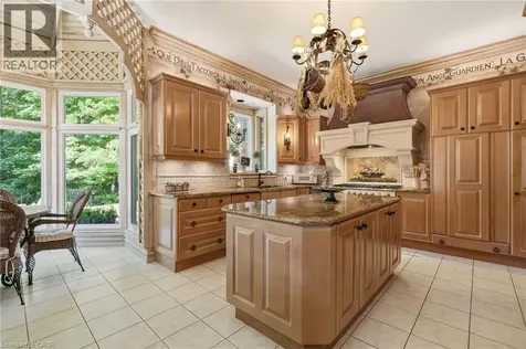1111 Crofton Way Burlington ON L7P 4X1